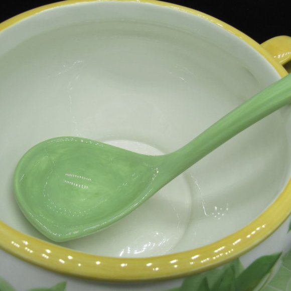 Vintage Waverly Soup Tureen. "Gazebo" Pattern. - Picture 3 of 7